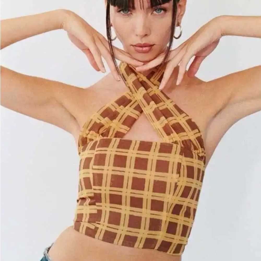 With Jean Tulip Top